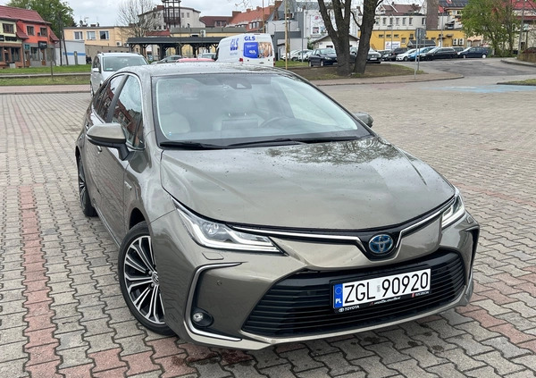 Toyota Corolla cena 80000 przebieg: 68000, rok produkcji 2019 z Nowogard małe 106